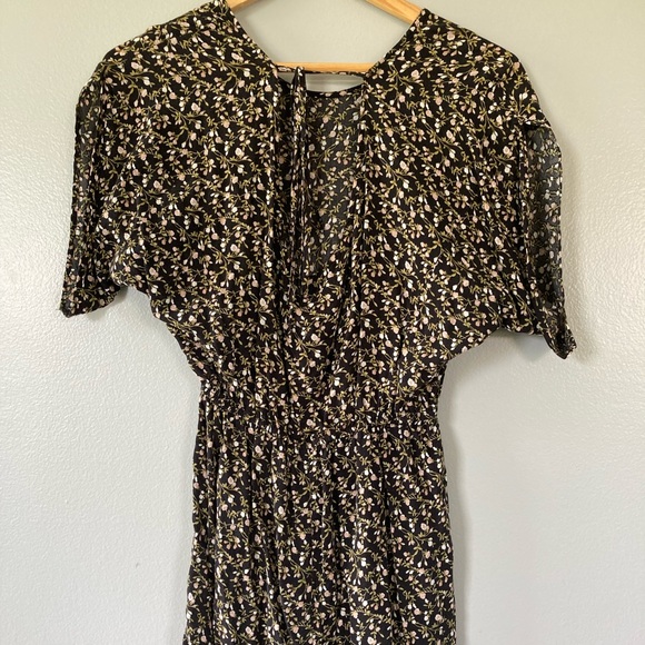 💕6 listings/$10💕 FOREVER 21 romper - Picture 2 of 3